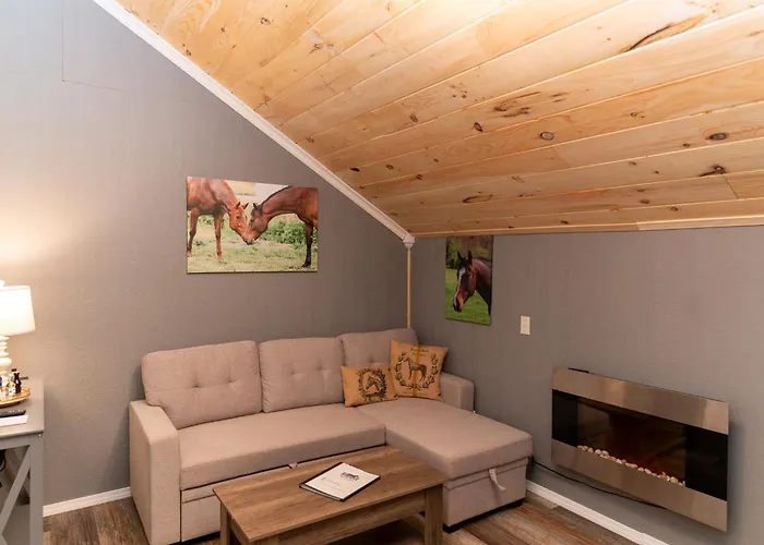 Nicura Ranch Inn & Stables