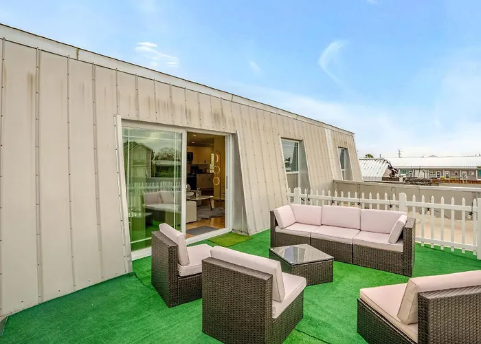 Luxury 2Br Oceanfront Condo With Rooftop Patio, 2 Minute Walk To The Beach!