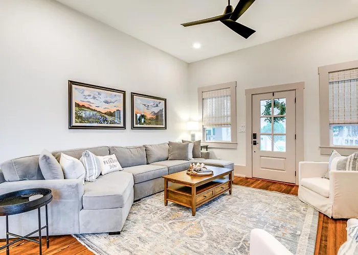 1/2 Mi To Downtown Shops: Brenham Home W/ Fire Pit