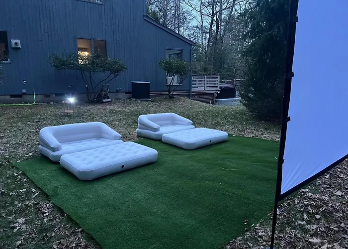 Luxury Woodstock Retreat Hot Tub Heated Pool