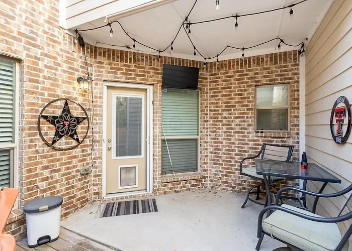 Bright And Spacious 3 Bedroom Townhome, Minutes From Dfw Airport