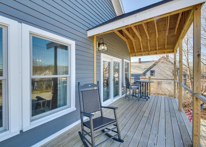 Deck W/ Water Views: Quiet East Boothbay Retreat!