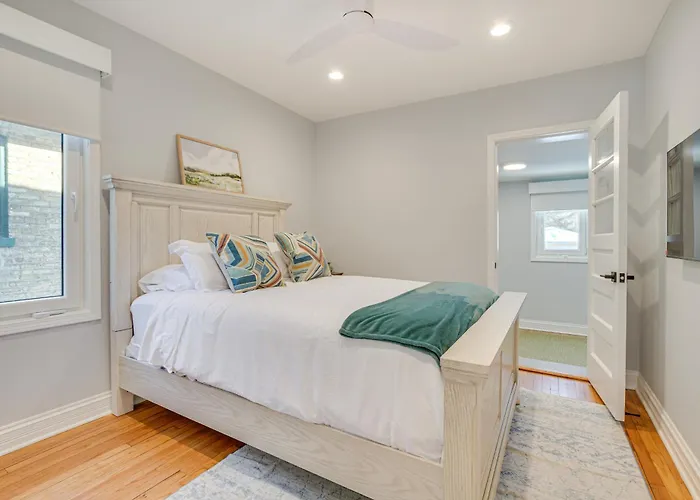 2 Mi To Northwestern: Updated Home W/ Game Room!