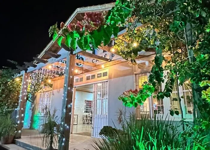 Casa Flora - Pousada&Pub