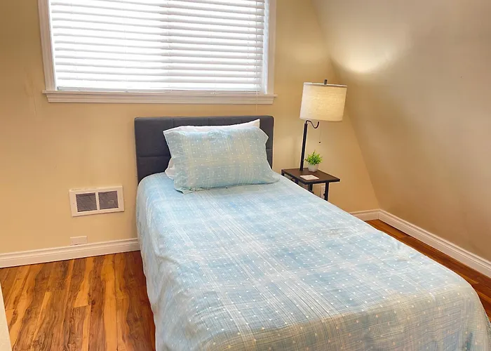 Well Appointed Residence With 3 Bedrooms 4 Beds