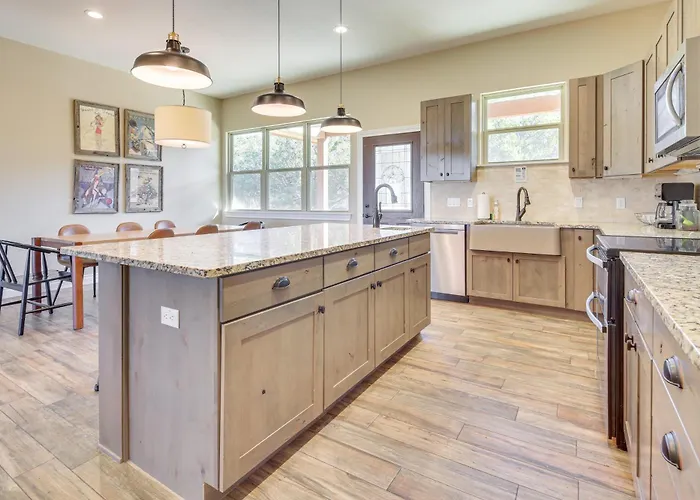 Scenic Views, Fire Pit: Texas Hill Country Getaway