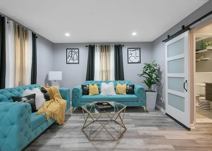 Ellis Hideaway