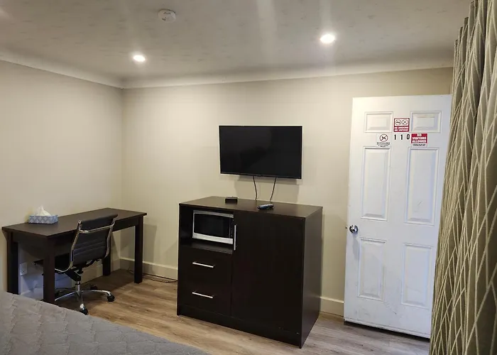 Fairway Inn & Suites
