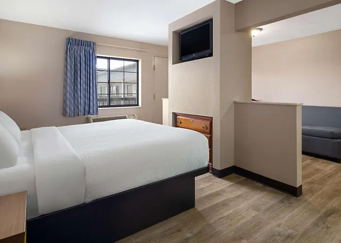 Days Inn & Suites By Wyndham Kokomo