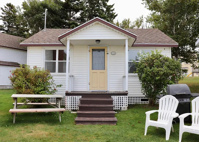 Shining Waters - Ingleside Cottages