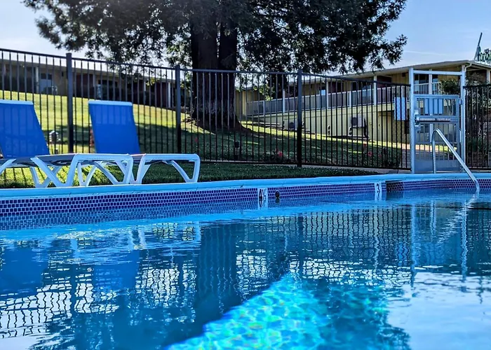 Foothills Motel