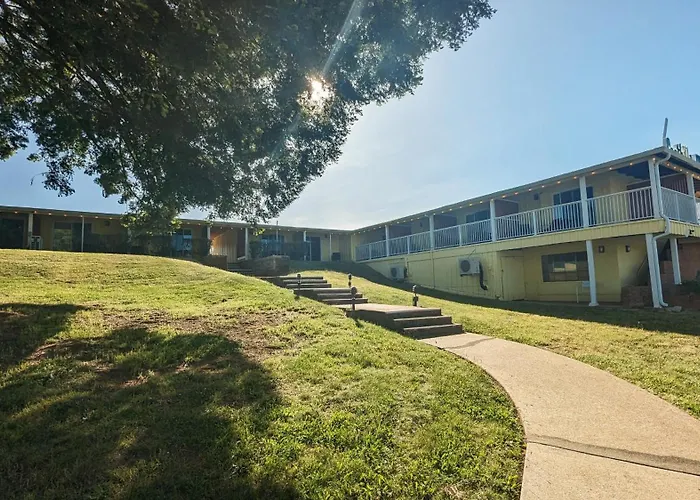 Foothills Motel