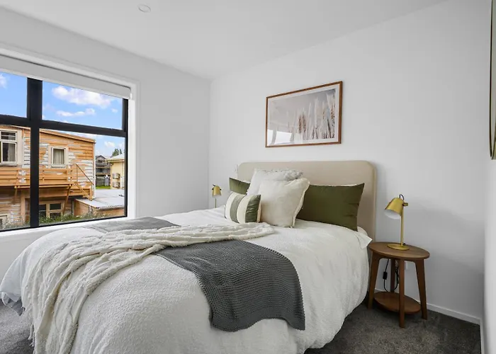Stylish And Sleek City Stay