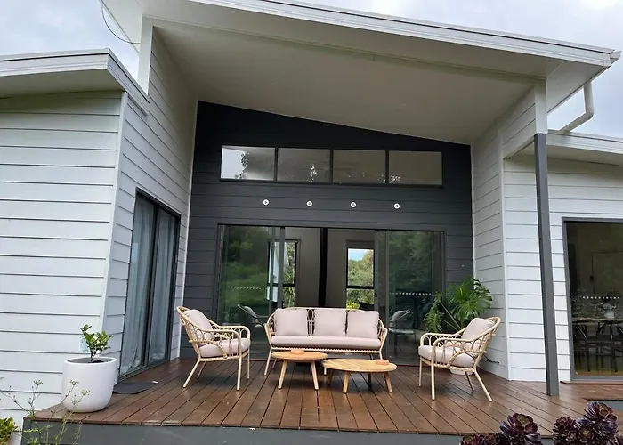 Banksia - Linen And Ev