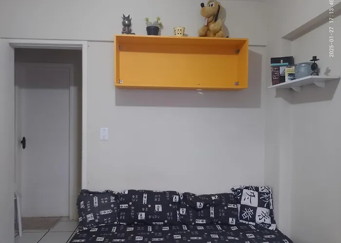 Vista para o mar e Farol de Olinda, Perto da FACULDADE DE MEDICINA DE OLINDA , Cama Solteiro Com colchão Adicional, Estante e Ventilador