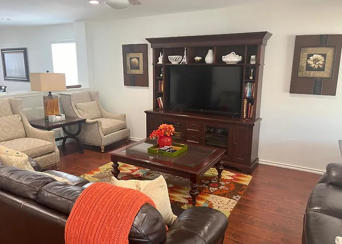 Top Location! Spacious Home Near Downtown&Events