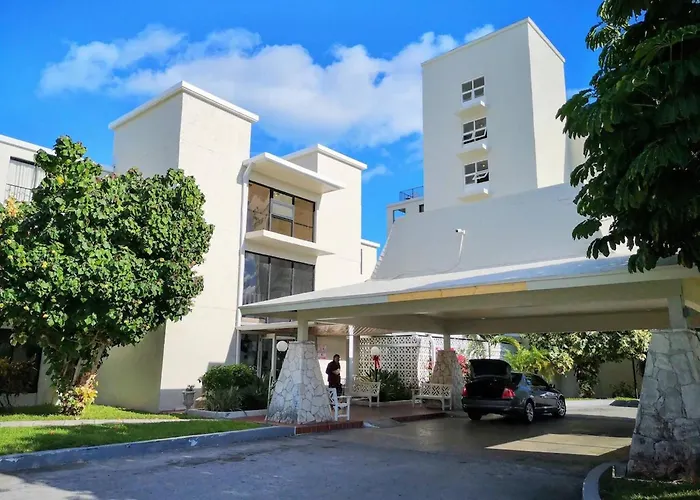 New Stunning Beachfront Condo At The Coral Beach