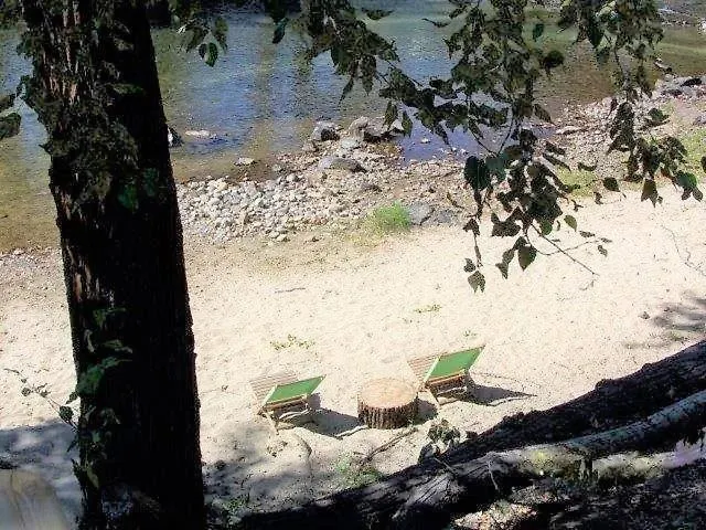 Riverside Court Rv And Cabins