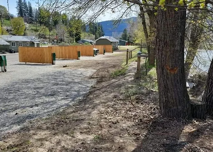 Riverside Court Rv And Cabins