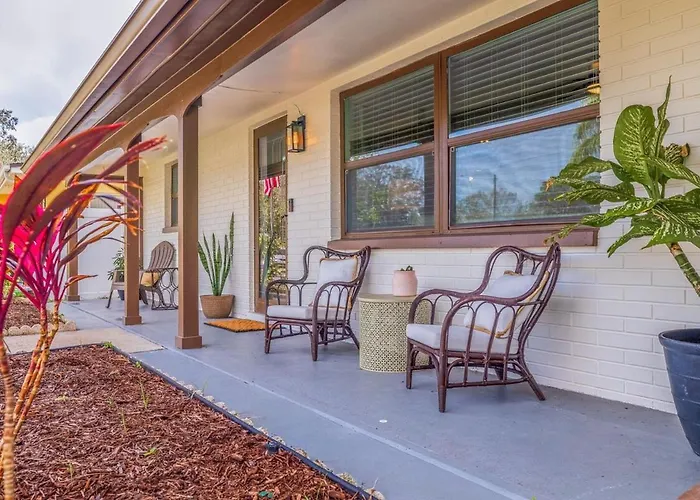 Right At Home Luxury Retreat - Entire Home In Pinellas Park