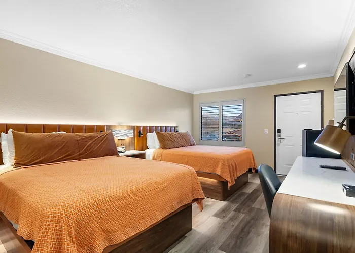 Santa Clarita Motel - Near Six Flags Magic Mountain - Valencia