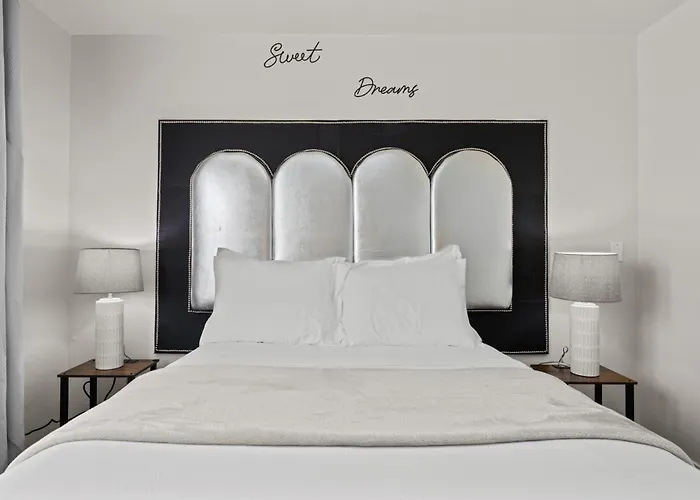 Chic & Cozy Room, Unique Design, Shared Amenities Near Cofi And Lake Lowell