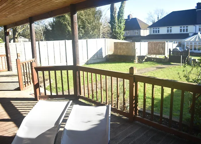 Spacious Garden Studio