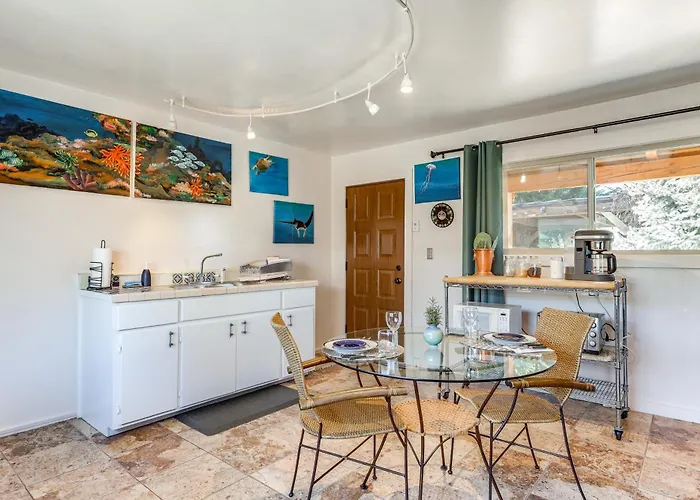 Artsy Studio W/ Patio: 25 Mi To Santa Fe