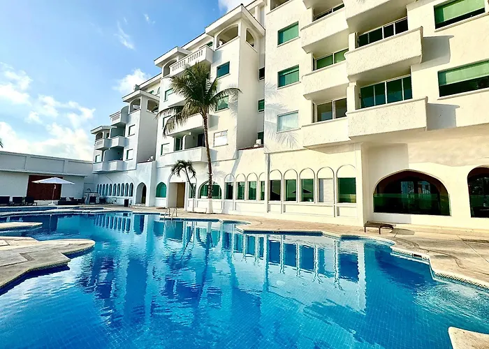 Espectacular Apto Remodelado, De Lujo Y A Pie De Playa Con Vista Al Mar