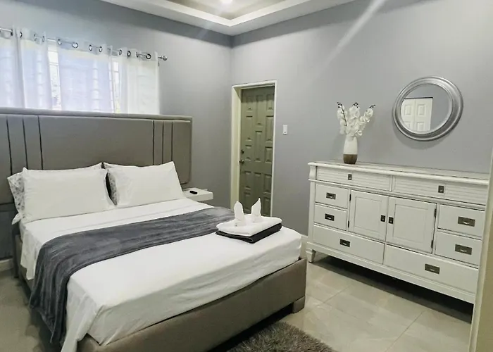 Kingston Vacation Home Two Bedroom