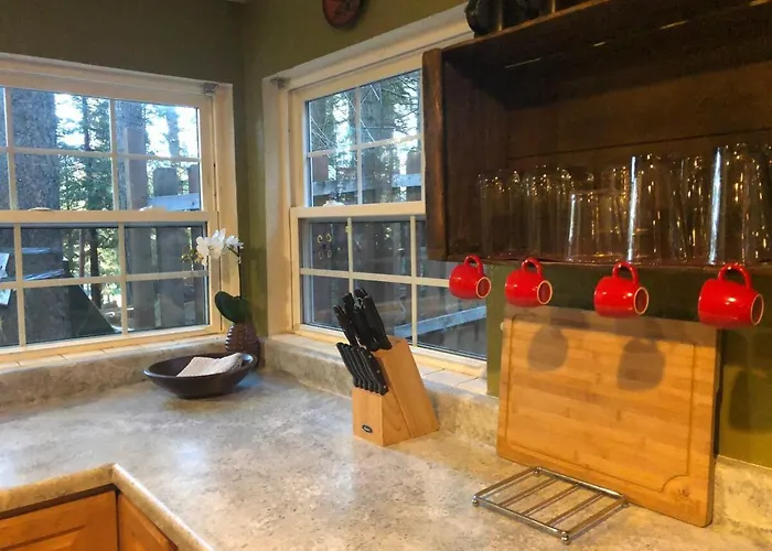 Cozy Yosemite Cabin With Hot Tub In The Pines