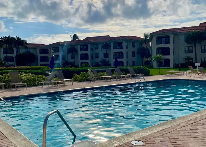 Oceanfront Condo On Seven Mile Beach
