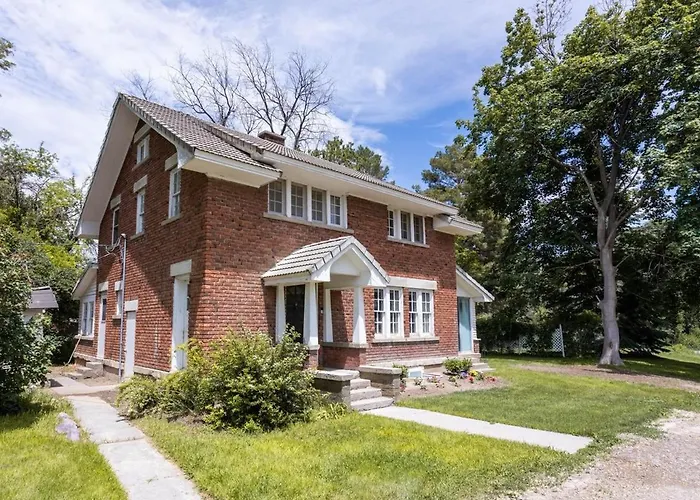 Charming Home, 9 Beds, Home Gym