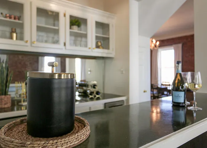 Paradise Loft, 3 Bedroom King Beds, Heart Of Downtown, Full Kitchen & Wet Bar, Streaming Tv