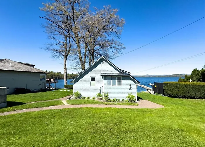 Lakefront Cottage In Colchester