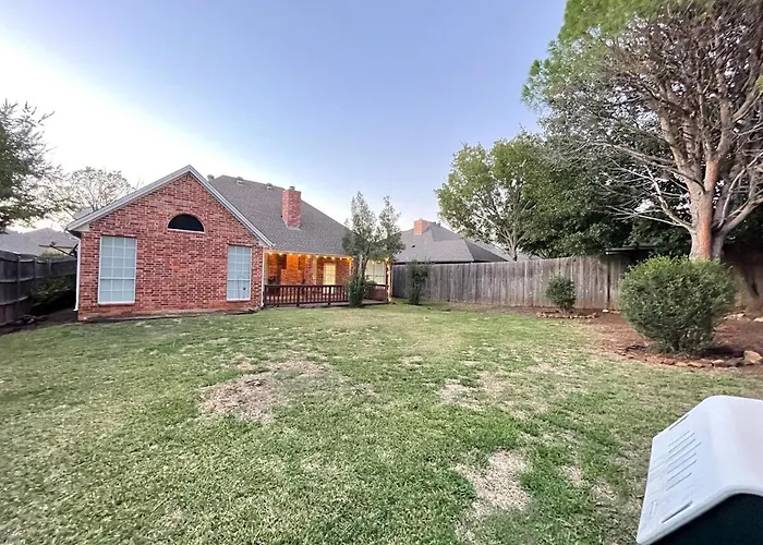 Charming 3-Bedroom House Near At&T Stadium, Six Flag, Dfw Airport