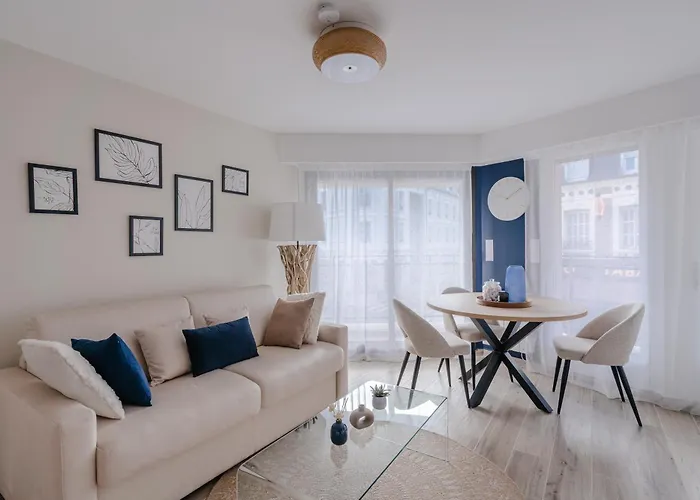 Central Appartement With Terrace And Free Parking