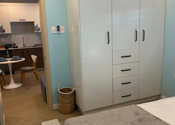 Queens Court Apt 1B