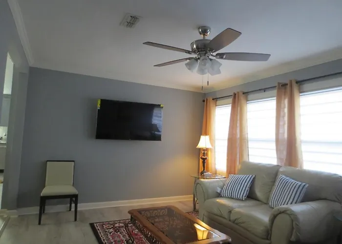 3 Bed 2 Bath Renovated House In West Rome