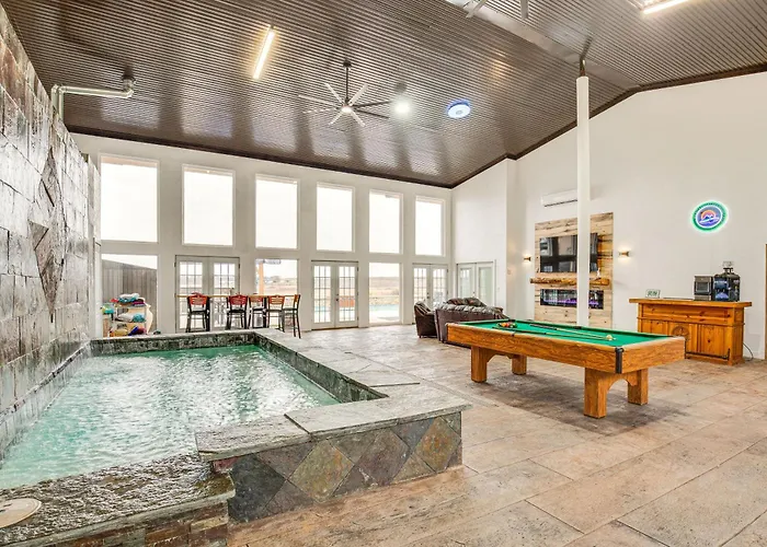 Hot Tub & Sauna: Lakefront Wichita Falls Home!