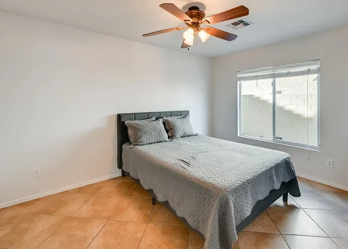 Putting Green, Pool & Spa: Home In Queen Creek!