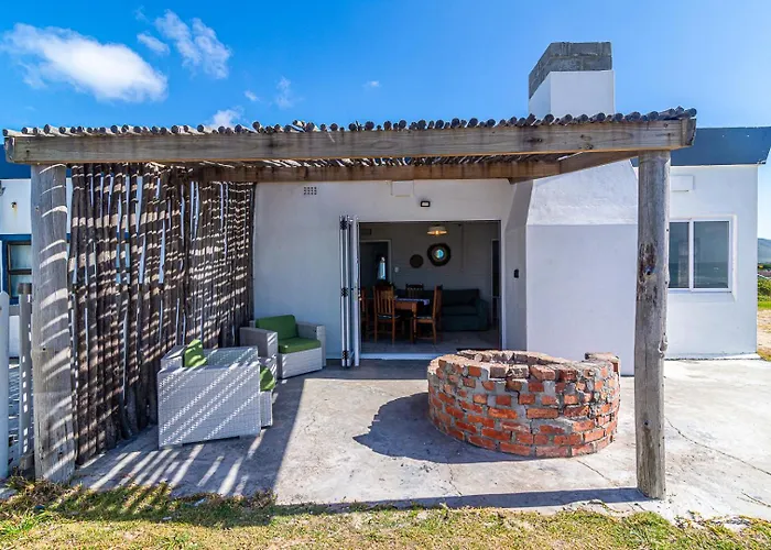 Beach Bungalow No 13 - Salted Fynbos Staying