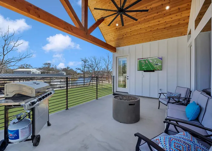 The Woodland Escape With Concierge Services - New Listing