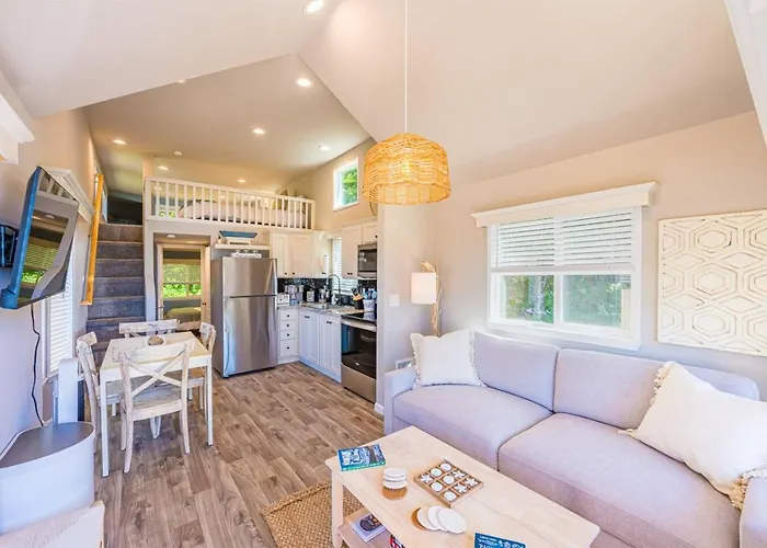 Rainforest Tiny Home Retreat Coastal