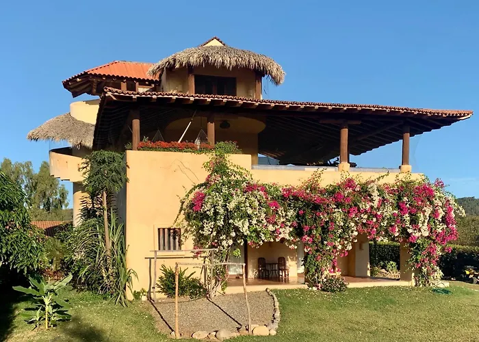 Beautiful And Secluded Luxury Beach Home Near Troncones