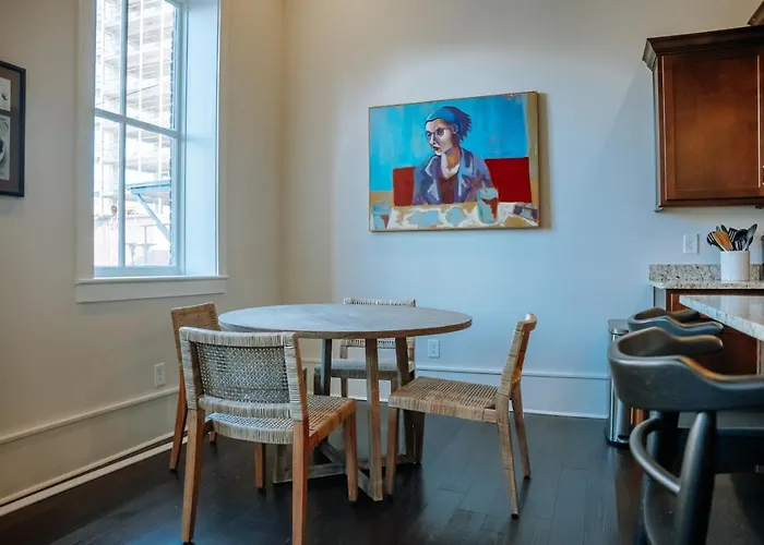Quiet Downtown Loft - Walk To Dining And Coffee