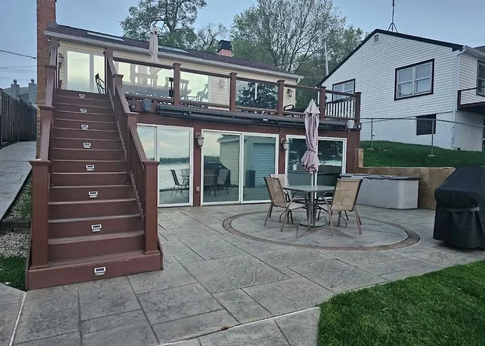 Captains Quarters Lake Life Dream Home 2Bed 2Bath With Hot Tub