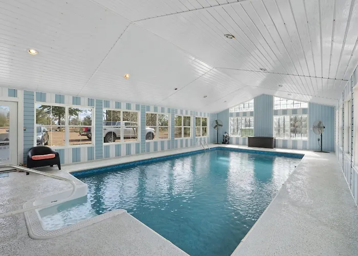 Master Suite Relaxing Retreat Pool, Spa, Art Studio, Breakfast