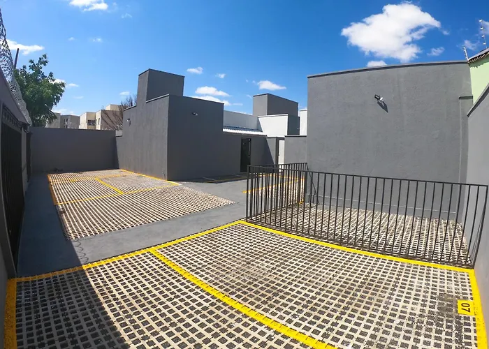 Casa Para Até 5 Hospedes Próximo UNITRI, Uberlândia Shopping e Palácio de Cristal