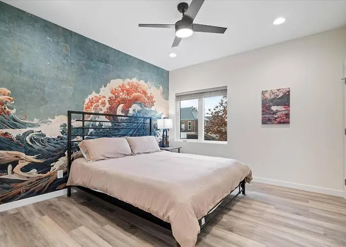 Spring At The Golden Goose Including King Bed, Parking, Security And Laundry